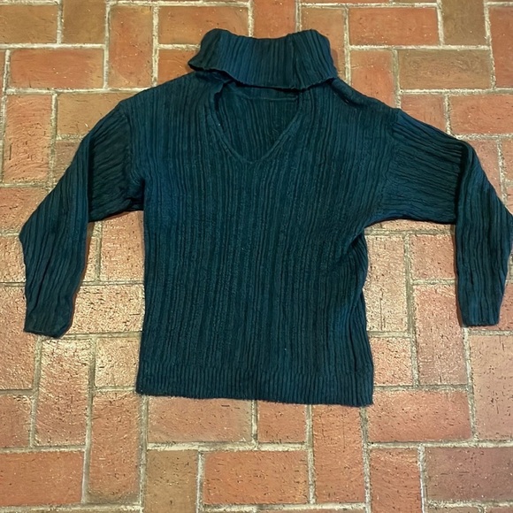 CAbi Tryst pullover S - Picture 3 of 4